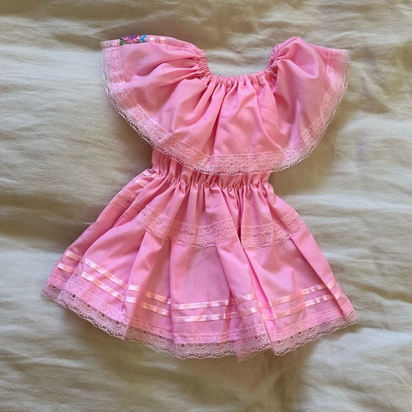 BRAND NEW Mommy and Me Traditional Floral Embroidered Mexican Fiesta Dresses - Picture 6 of 6